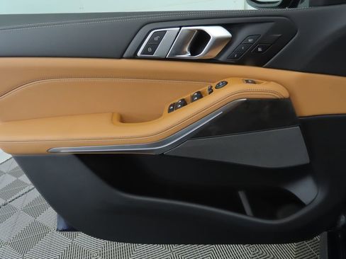 Used 2026 BMW X5 xDrive40i w/ M Sport Package image 26