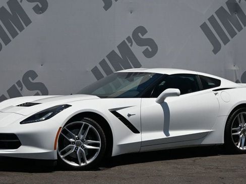 Used 2016 Chevrolet Corvette Stingray Coupe RWD image 1