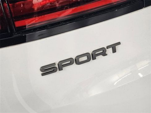Used 2025 Land Rover Range Rover Sport SE image 13