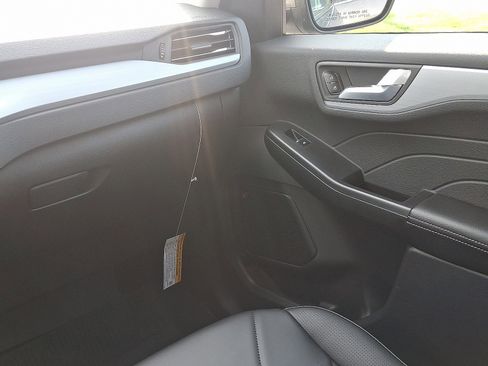 New 2025 Ford Escape Plug-in Hybrid w/ PHEV Premium Package image 11