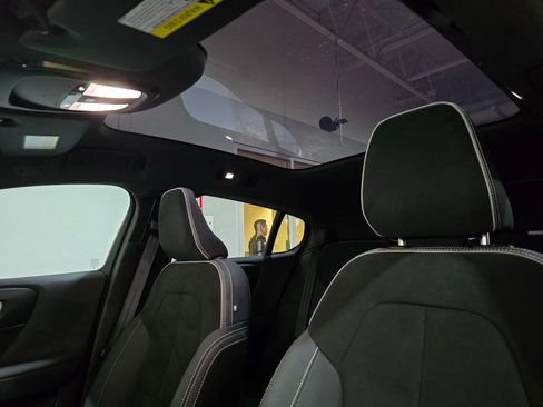 Used 2023 Volvo C40 P8 Recharge Plus w/ Climate Package image 25