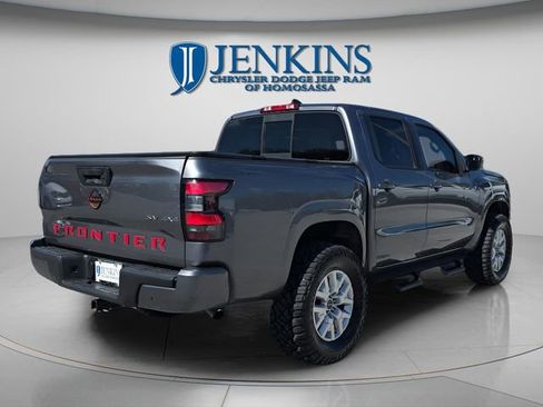 Used 2022 Nissan Frontier SV image 7