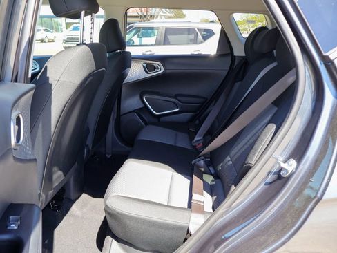 Used 2025 Kia Soul LX w/ LX Technology Package image 9