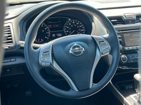 Used 2014 Nissan Altima 2.5 S w/ Display Audio Package FWD image 12