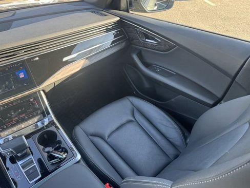 Used 2021 Audi Q8 Premium Plus w/ Premium Plus Package image 13