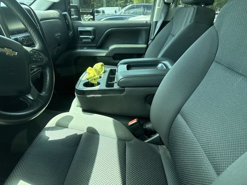 Used 2016 Chevrolet Silverado 2500 LT w/ LT Convenience Package AWD/4WD image 9
