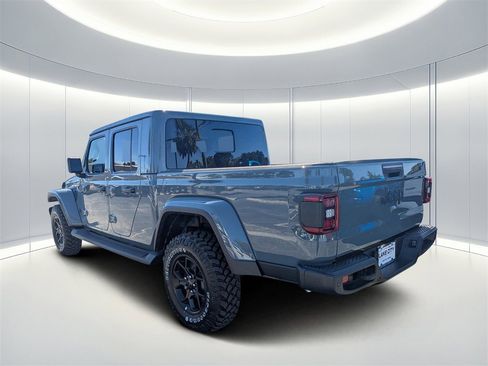 New 2025 Jeep Gladiator Sport image 6