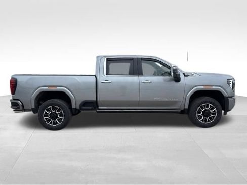 Used 2025 GMC Sierra 3500 Denali w/ Denali Reserve Package AWD/4WD image 6