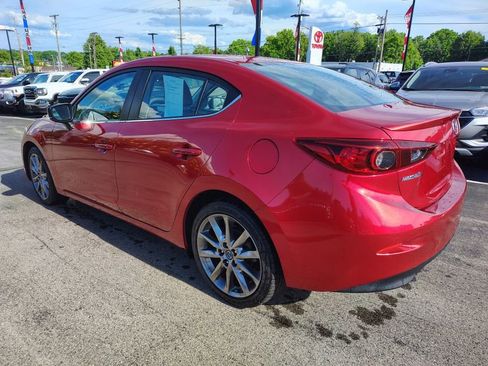Used 2018 MAZDA MAZDA3 Touring FWD image 6