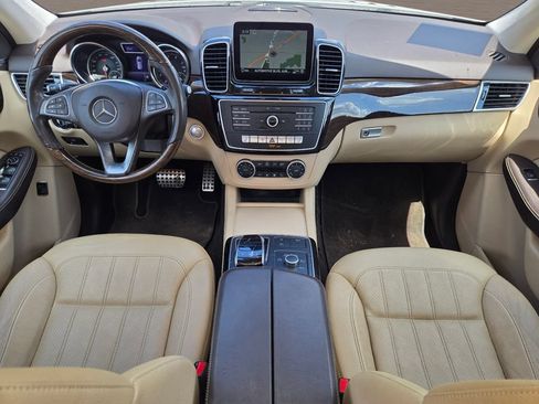 Used 2019 Mercedes-Benz GLE 400 4MATIC image 16