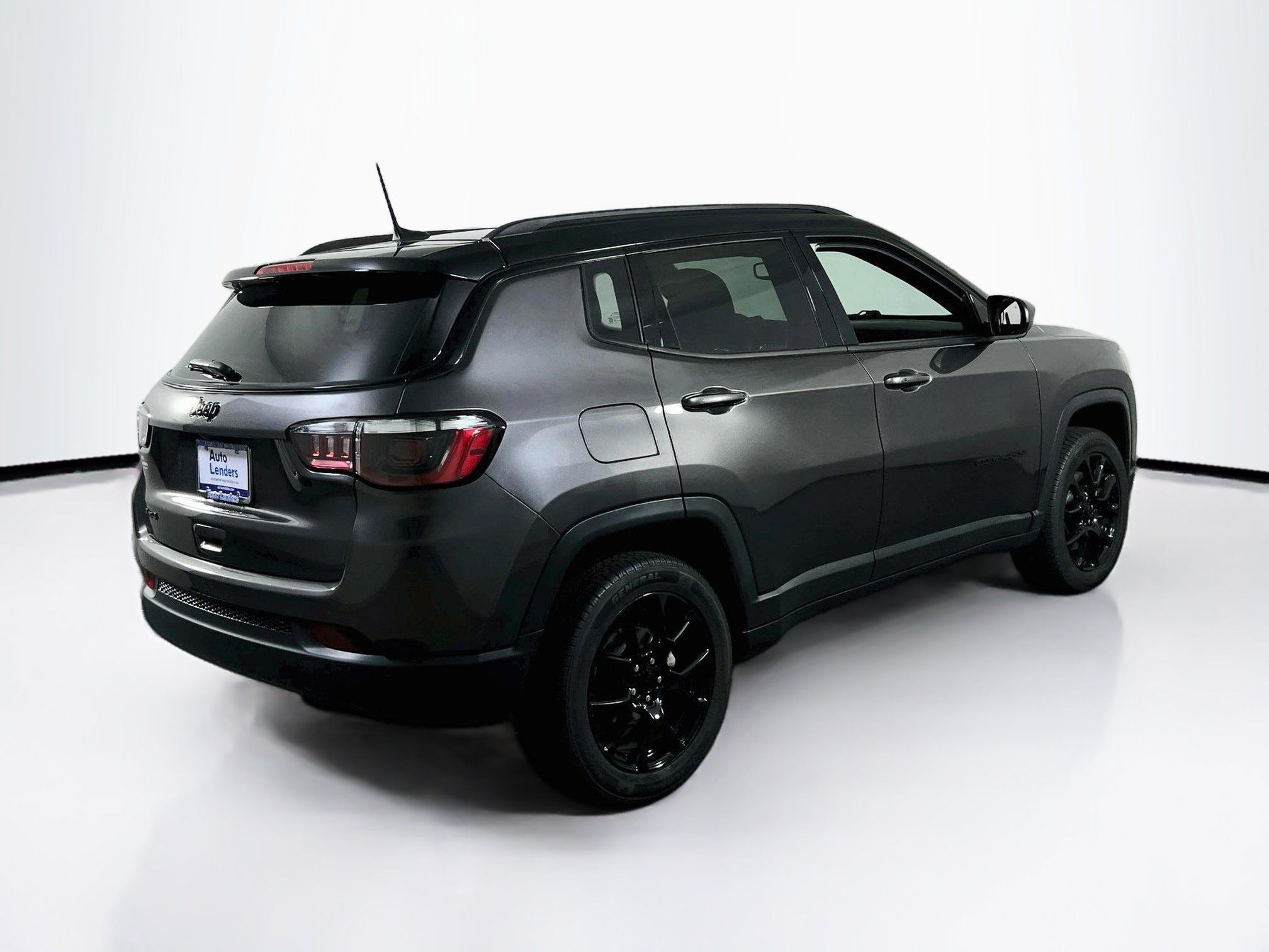 Used 2023 Jeep Compass Latitude w/ Sun and Sound Group AWD/4WD image 5