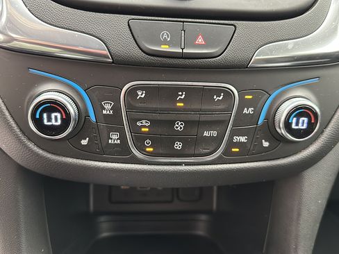 Used 2023 Chevrolet Equinox LT FWD image 21