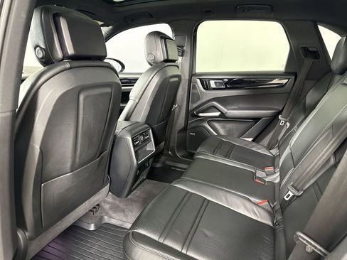 Certified 2020 Porsche Cayenne AWD/4WD image 25