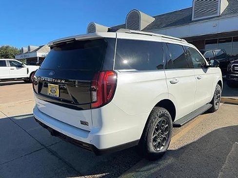 New 2025 Ford Expedition Active image 7