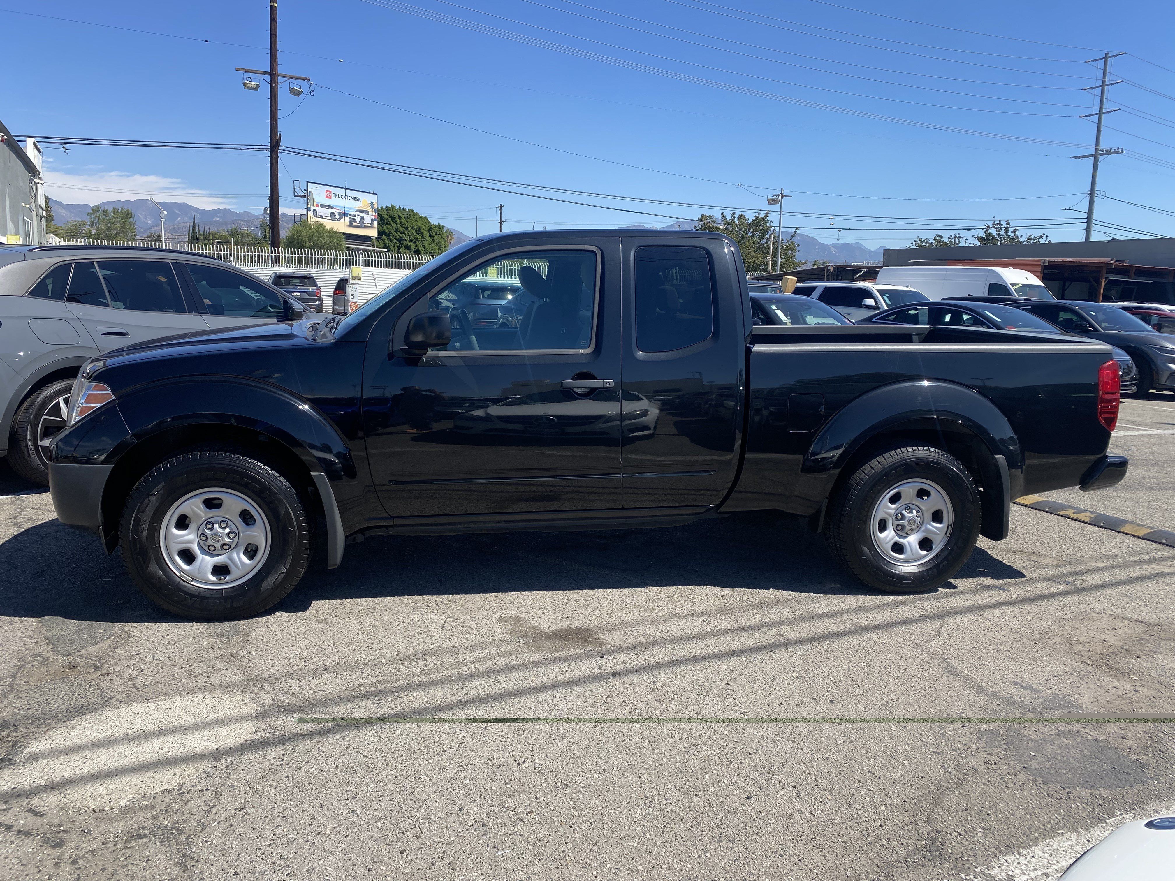 Used 2020 Nissan Frontier S RWD image 7
