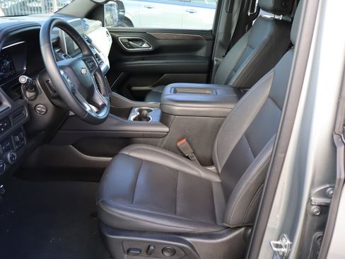 Certified 2024 Chevrolet Suburban LT w/ LT Signature Package image 19