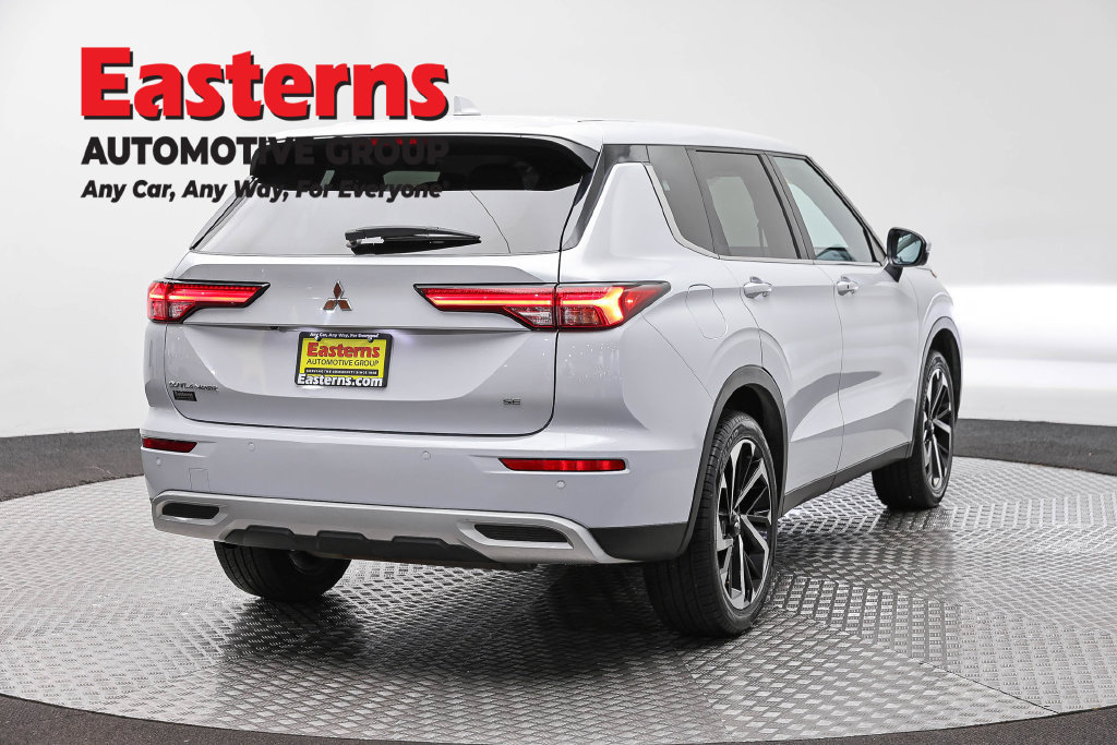Used 2024 Mitsubishi Outlander SE AWD/4WD image 6