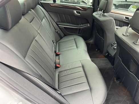 Used 2014 Mercedes-Benz E 550 4MATIC Sedan image 35