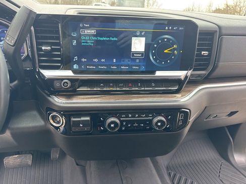 Used 2023 Chevrolet Silverado 1500 LT image 24