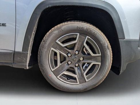 New 2026 Jeep Cherokee Limited AWD/4WD image 10