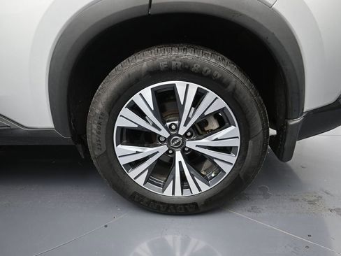 Used 2022 Nissan Rogue SV w/ SV Premium Package image 10