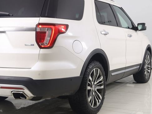 Used 2016 Ford Explorer Platinum image 45