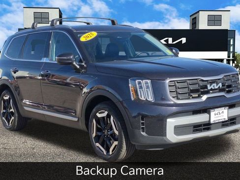 Certified 2025 Kia Telluride S image 3