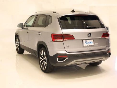 Used 2024 Volkswagen Taos SE FWD image 9