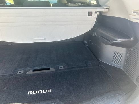 Used 2017 Nissan Rogue SV AWD/4WD image 24