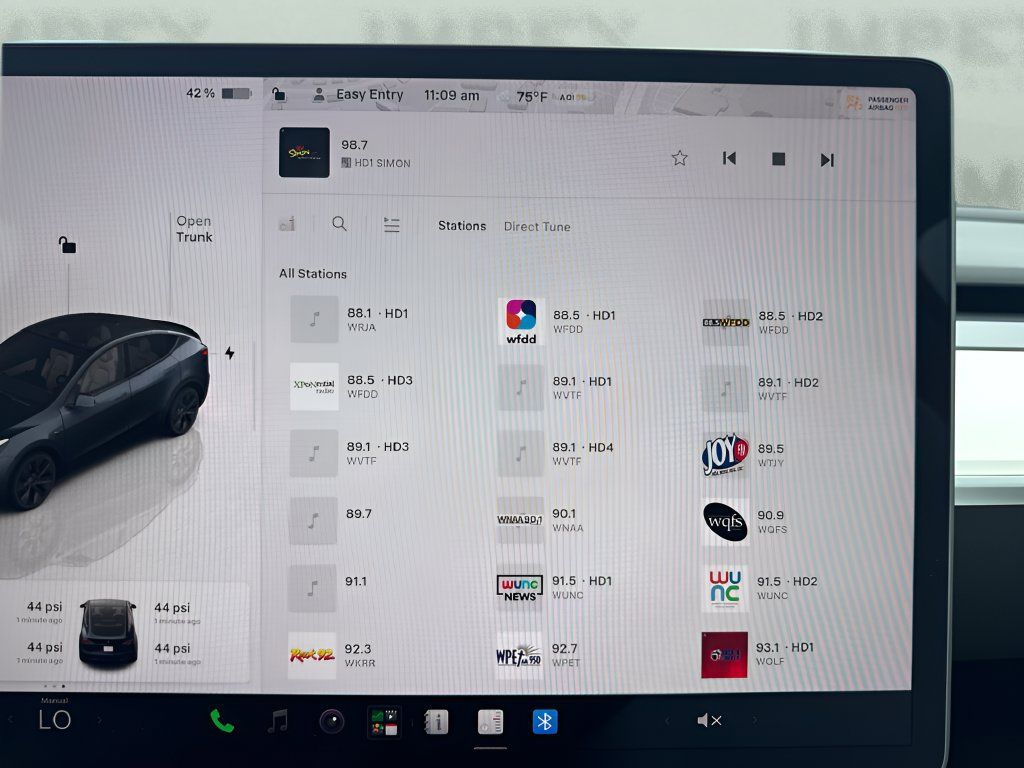 Used 2024 Tesla Model Y Long Range RWD image 14