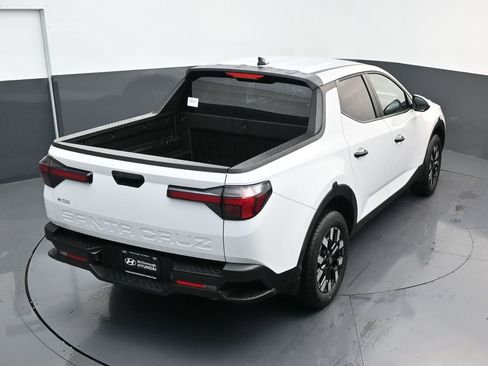 Certified 2025 Hyundai Santa Cruz SE image 16