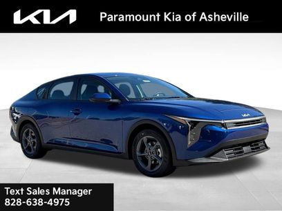 New 2025 Kia K4 LXS