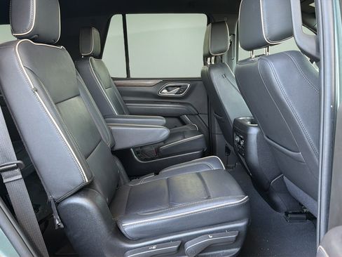 Used 2024 Chevrolet Tahoe Premier AWD/4WD image 18