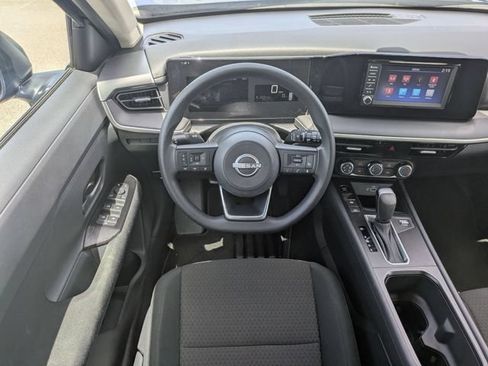 Used 2025 Nissan Kicks S w/ Charging Package FWD image 30