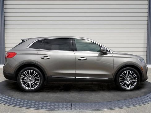 Used 2017 Lincoln MKX Reserve w/ Driver Assistance Package AWD/4WD image 8
