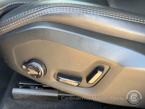 Used 2024 Volvo XC60 T8 Ultimate AWD/4WD image 14