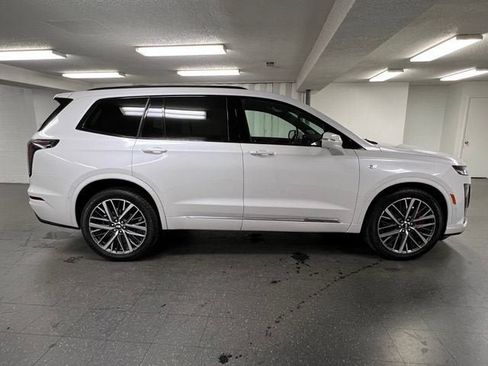 Certified 2025 Cadillac XT6 Sport w/ Technology Package AWD/4WD image 6