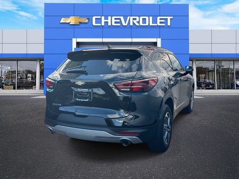 Used 2025 Chevrolet Blazer LT FWD image 7