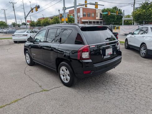 Used 2016 Jeep Compass Latitude image 8