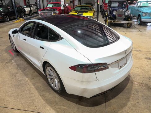 Used 2019 Tesla Model S 100D AWD/4WD image 16