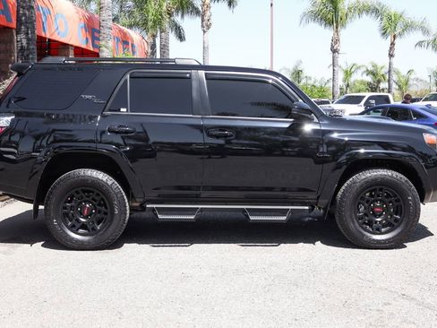 Used 2022 Toyota 4Runner TRD Off-Road AWD/4WD image 10