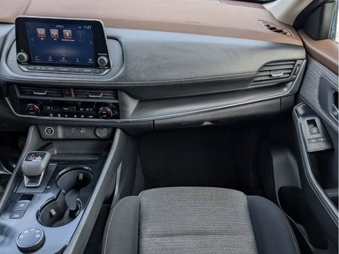 Used 2023 Nissan Rogue SV image 22