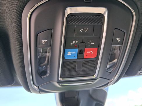 Used 2025 Jeep Grand Cherokee L Limited AWD/4WD image 14