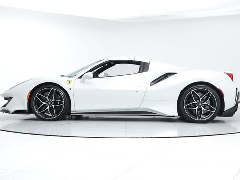 Certified 2020 Ferrari 488 Pista Spider image 7