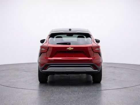 Used 2025 Chevrolet Trax LT FWD image 7