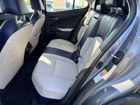 Used 2019 Lexus UX 200 w/ Premium Package FWD image 24