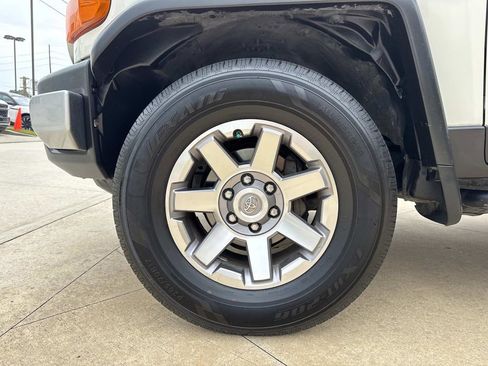 Used 2014 Toyota FJ Cruiser 4WD w/ Convenience Package image 6