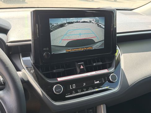 Certified 2024 Toyota Corolla Cross LE image 7