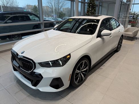 New 2026 BMW 530i xDrive xDrive w/ M Sport Package image 3