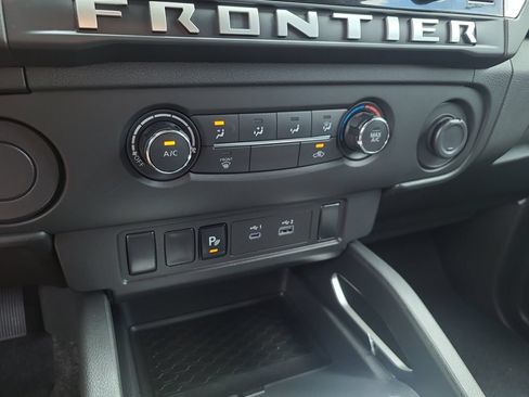 Certified 2025 Nissan Frontier SV RWD image 22